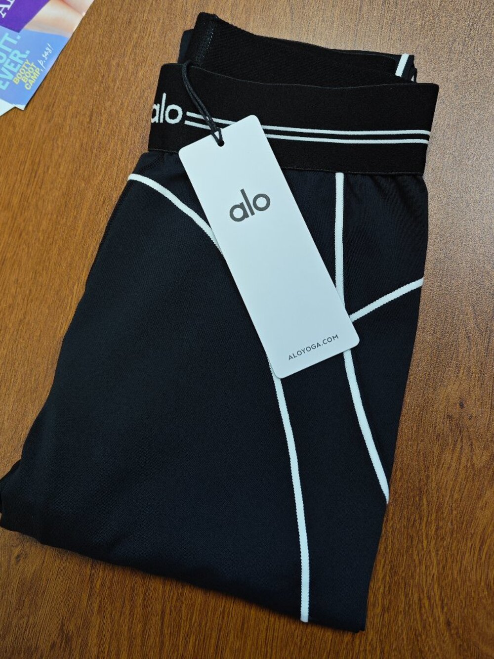 NWT Alo Yoga Airbrush High-Waist Heart Throb Legging  🚀🖤 Black/White - Picture 6 of 8